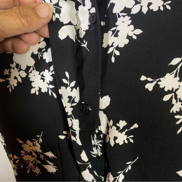 Time & Tru Women Plus size XXL (20) Black White Floral lightweight tunic blouse - Picture 6 of 8